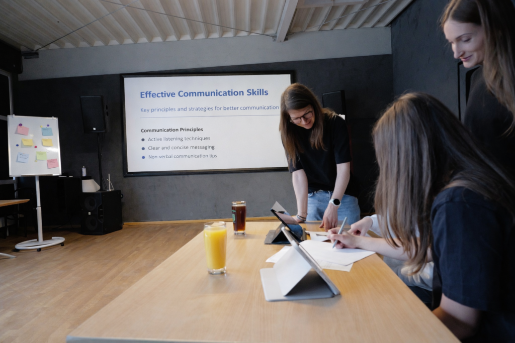 Seminarraum_quer_Agenda